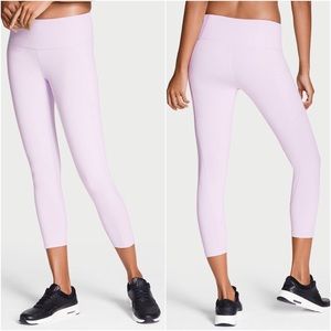 🛍 Victoria’s Secret Sport Knockout Capri NWT